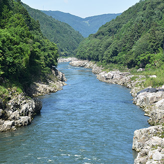 川